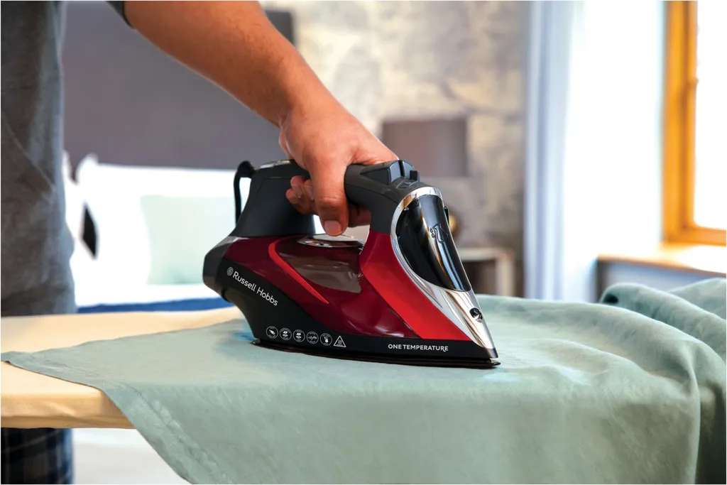 Russell Hobbs 25090-56 Dampfbügeleisen 2600 W 350 Ml Vertikaldampf Tropf-Stopp 4 Russell Hobbs 25090-56 Dampfbügeleisen 2600 W 350 Ml Vertikaldampf Tropf-Stopp – Bild 2