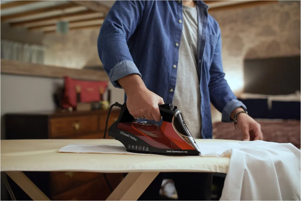 Russell Hobbs 25090-56 Dampfbügeleisen 2600 W 350 Ml Vertikaldampf Tropf-Stopp 11 Russell Hobbs 25090-56 Dampfbügeleisen 2600 W 350 Ml Vertikaldampf Tropf-Stopp – Bild 9